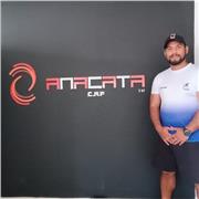 profesor de educación física, entrenador personal y masoterapeuta deportivo