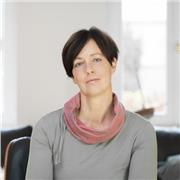 Approbierte Pharmazeutin und Biologin (Vordiplom) unterstützt dich in Chemie und Biologie.