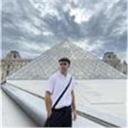 Alumno de Ingeniería Química preparado para dar clases de matemáticas, química, biología.