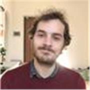 Cerchi un insegnante di pianoforte, competente ma comprensivo?