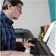 Pianista y Compositor ofrece clases de piano y composición