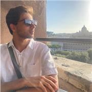 Laureato in economia e Finanza finanziari impartisce ripetizioni di Matematica all'università, scienze, fisica al liceo