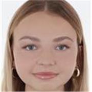 Jestem absolwentką liceum z maturą międzynarodową International Baccalaureate (IB) oraz posiadaczką certyfikatu FCE