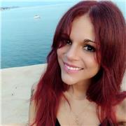 Insegnante di matematica impartisce lezioni private a studenti del liceo, professionali e medie