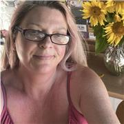 Do you need help improving your English, both written and spoken? Would you like help with journalism or media skills?