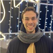 Laureato in scienze motorie con corsi specialistici in personal trainer, è disponibile per creare un programma personalizzato!