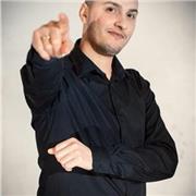 Ich spiele 3 Instrumenten 
Gesang Oper und orientalisch
Pud
Rhythmus