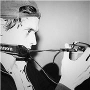 Soy un creativo Publicista y Artista plástico.
Enfocado en branding.