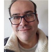 Profesional de la comunicación con experiencia en la elaboración de artículos para prensa tradicional y digital