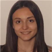 Diplomata in liceo linguistico,impartisce lezioni di spagnolo