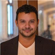 Je donne des cours particuliers de soutien scolaire en ligne ou en face à face pour les enfants.