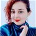 Motivasyonu yüksek, eğlenirken öğrenmeye, öğrencinin akıcı konuşmasına özen gösteriyorum.