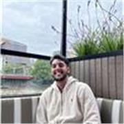 Puedo dar clases particulares de castellano para extranjeros e inglés de forma presencial en San Sebastián u online por toda España. Soy español nativo y tengo el C1 Advanced como nivel de inglés.