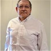 Profesor de liderazgo con amplia y variada experiencia, útil para directivos y mandos.