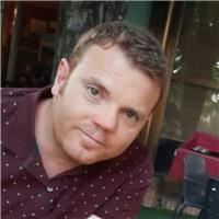Profesor de la pública con experiencia de 10 años impartiendo lengua, inglés, latín y griego. licenciado en filología y c1 en inglés y francés