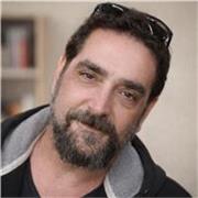 I’m a native English teacher with a strong background in professional communication.