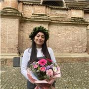 Laureata in scienze politiche e sociali a Bologna e laureanda in economia e diritto a Bologna