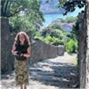 I love photography and it would be a joy to teach you!