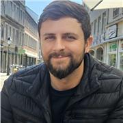 Hello! I'm Bruno, an English teacher with over 10 years of experience, having already helped many students achieve their goals.
