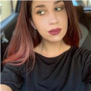 Giovane ragazza offre ripetizioni di materie letterarie, lingua inglese e spagnolo