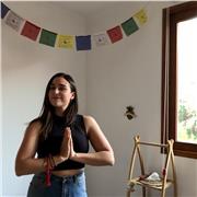 Profesora de yoga para todos los niveles