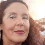 Diplomata al Conservatorio G.Verdi di Torino impartisce lezioni di musica e Violoncello