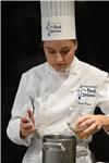 Cuisinière professionnelle avec expérience dans des étoilés, candidate Objectif Top Chef 2023 et ambassadrice Fondation Bocuse