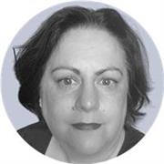 Professeure de lettres passionnée, je consacre mon énergie à transmettre le goût de la langue et de la littérature à mes élèves.