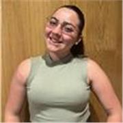 Estudiante de bachillerato responsable y alegre con capacidad de ayudar en los deberes hasta primaria 