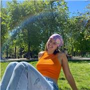 Soy una estudiante de TAFAD,fp superior de enseñanza deportiva y doy clases particulares de inglés, matemáticas, lengua, sociales