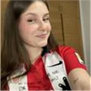 Doy clases de inglés empleando la diversión y el entretenimiento como forma de aprendizaje para los más pequeños, además de en las matemáticas y la historia