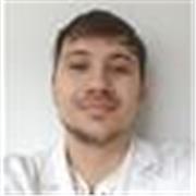 Profesor titulado en química y estudiante de máster en nuevos materiales.