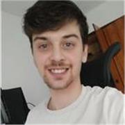 Desarrollador con experiencia en web y móvil. Clases para estudiantes y quienes empiezan desde cero.