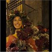 Laureata magistrale in lingue e culture dell'Asia e dell'Africa con lingua cinese, impartisce lezioni di italiano per gli stranier