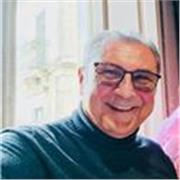 Ex docente di mat e fis con trentennale esperienza di insegnamento impartisce lezioni di matematica e fisica per studenti liceali