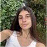 Profesora de inglés para chicos y chicas de primaria