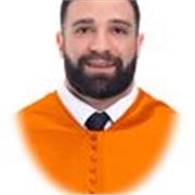 Profesor joven de matemáticas y economia con experiencia.