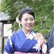 Me considero una persona paciente y responsable. Tengo experiencia enseñando japonés y chino. 