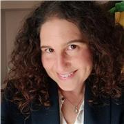 Profesora de inglés y español que imparte clases para todas las edades