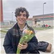 Puedo dar clases de refuerzo de inglés, lengua castellana, latín, griego clásico e italiano, así como de historia