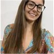 Studente universitario con diploma liceo scientifico