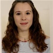 Profesora titulada en filología inglesa con experiencia dando clase de todos los niveles y preparando exámenes oficiales.