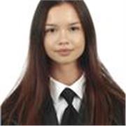 Graduada del Bachillerato de Ciencia y Tecnología con la matrícula de honor, con una calificación de 10 en biología en la PAU