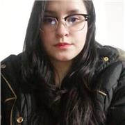 Profesora de refuerzo niños de primaria para una mejor educación y entendimiento