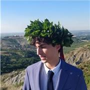 Insegnante di italiano impartisce lezioni di italiano per studenti stranieri/e