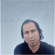 Profesor de español ayudo a personas de otro países a mejor su español