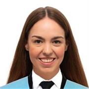 Profesora de inglés y español como lengua extranjera
con una sólida formación académica y compromiso con la excelencia educativa. 
Soy graduada en Estudios Ingleses por la Universidad de Cádiz, con formación complementaria en la Universität Bonn (Aleman