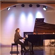 Maestro de piano con experiencia en niños, niñas y adolescentes en ámbitos educativos y con discapacidad física y cognitiva