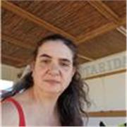 Cari bambini ecco la vostra nuova maestra. Vi aiuterò a stimolare le vostre capacità di apprendimento e di sviluppo. 