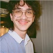 Professeur d’origine latino-américaine, de langue natale Espagnole, cours de soutien pour tous niveaux. 🇦🇷😄